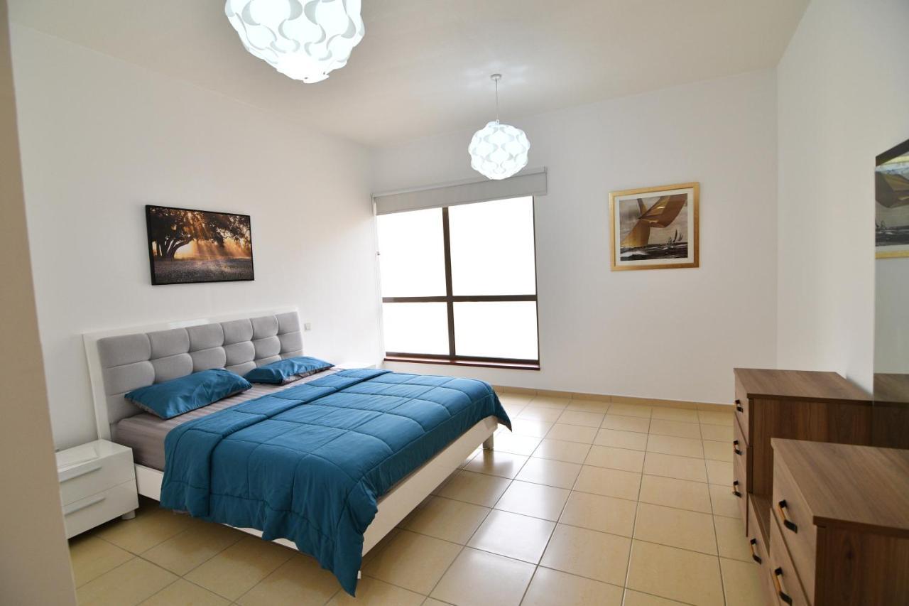 Holiday Homes Дубай Экстерьер фото