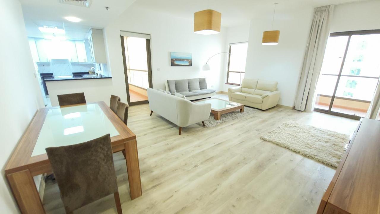 Holiday Homes Дубай Экстерьер фото